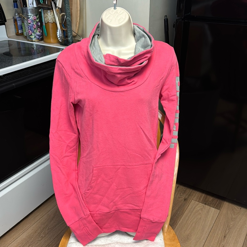 Bench NWT S PINK GRAY SOFT FUNNEL NECK THUMBHOLE KANGAROO POCKET SWEATSHIRT